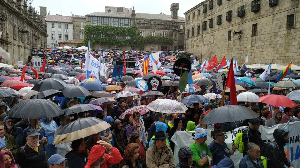 Manifestantes concregados na compostelana Praza da Quintana. BNG