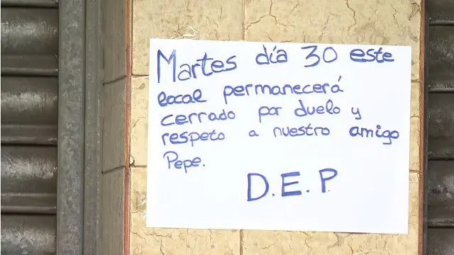 El bar de Narón en el que falleció el hombre cerró este martes. TVG