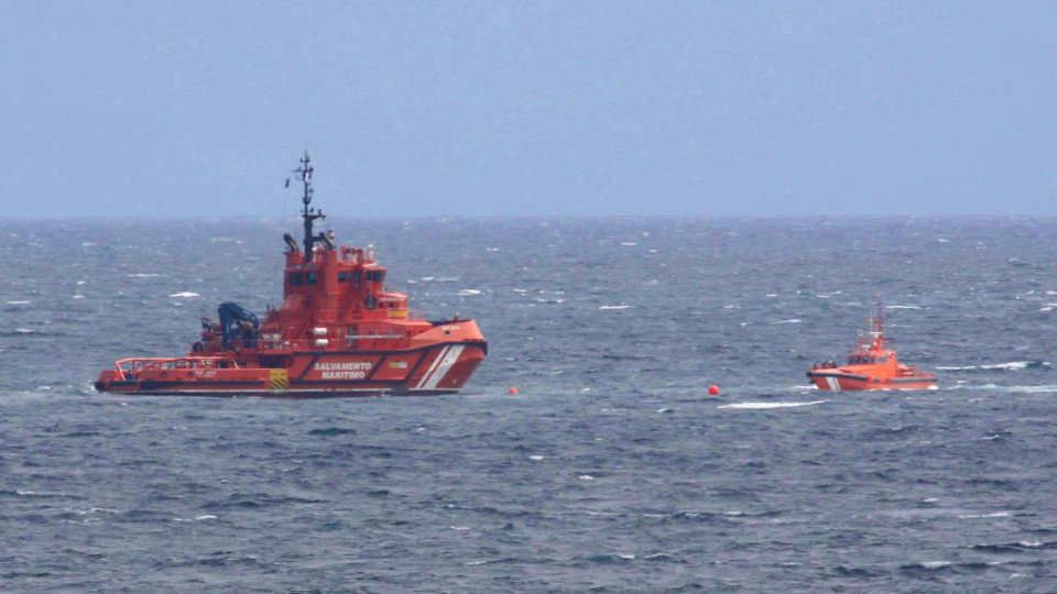 Embarcaciones de Salvamento Marítimo durante un rescate. AEP