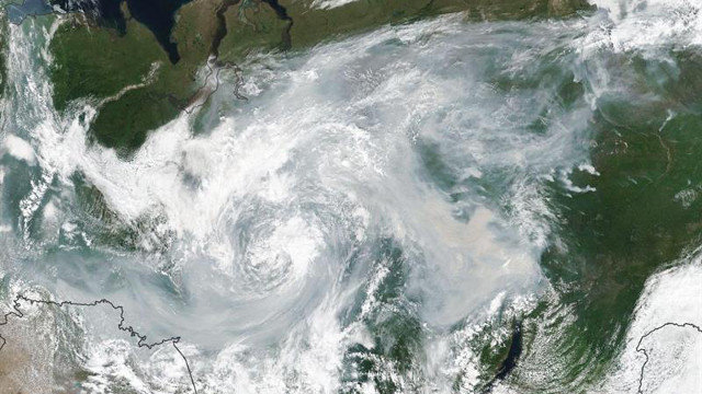 El humo de los incendios de Siberia, vistos desde el espacio. NASA