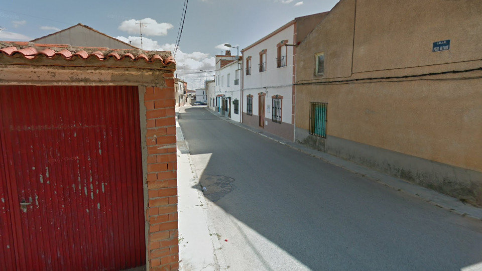 Los hechos ocurrieron en la calle Pozo Alfaro, en Ledaña. GSV