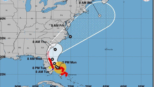 Prognóstico de cinco días do paso do furacán Dorian sobre as illas Bahamas rumbo ás costas estadounidenses. EFE