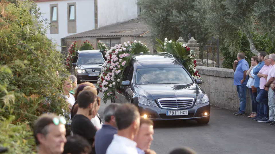 Entierro de las tres víctimas de Valga. DAVID FREIRE