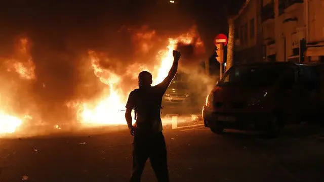 Nuevas barricadas en Barcelona. ANDREU DALMAU