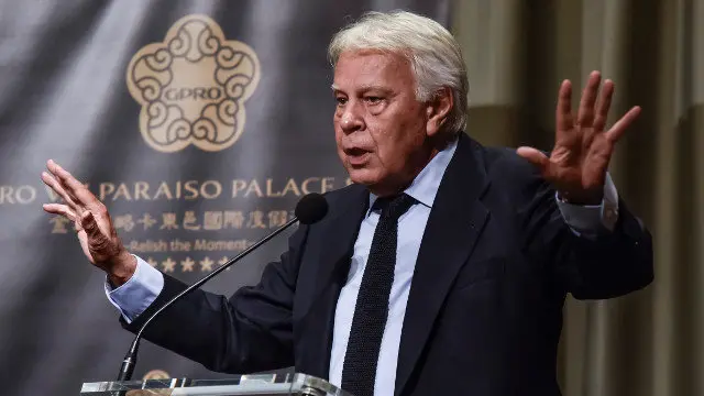 O expresidente socialista do Goberno Felipe Gonz&aacute;lez, este xoves en Palma. EFE