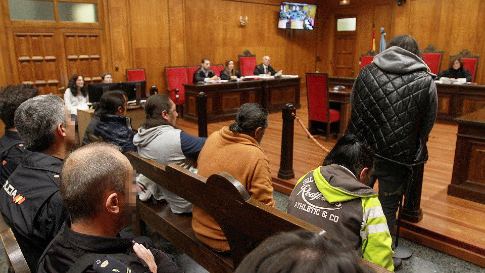 El acusado testifica durante el juicio celebrado en la Audiencia de Ourense. BRAIS LORENZO (EFE) - Violar y retener a una joven en Ourense