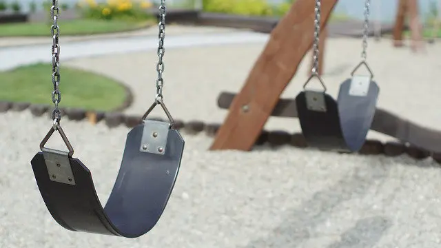 Una área de juegos infantiles