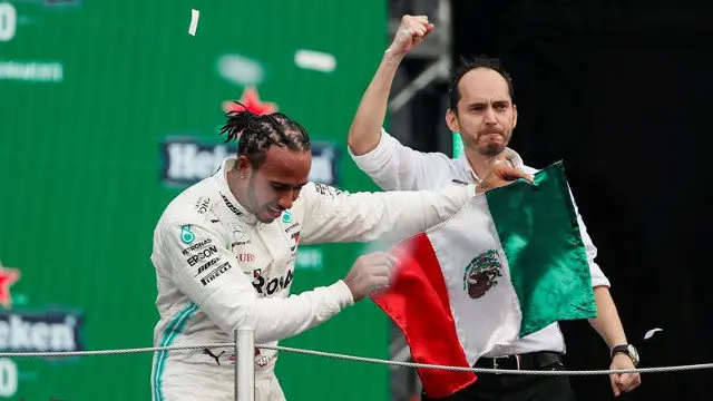 Hamilton celebra a vitoria. EFE