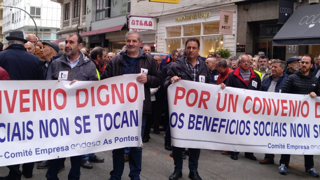Trabajadores de Endesa se manifiestan en A Coruña por un nuevo convenio.AEP