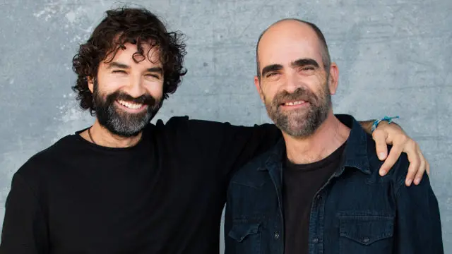 Mateo Gil y Luis Tosar. NETFLIX
