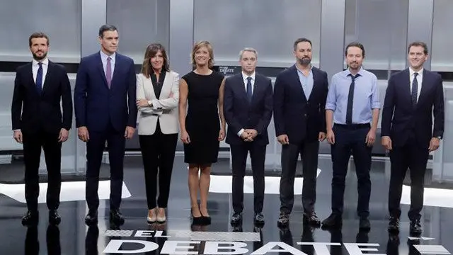 Foto de familia del debate a cinco JUAN CARLOS HIDALGO