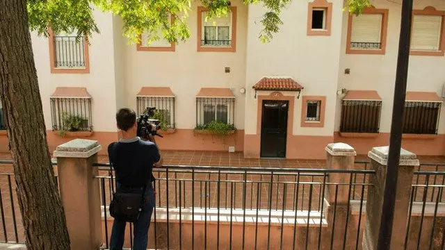 Domicilio del hombre hallado muerto, en Carmona. EFE