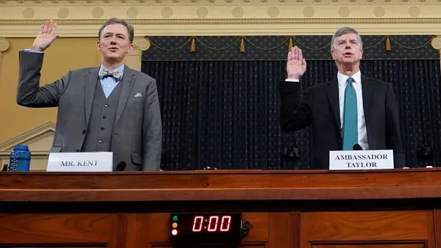 George Kent y William Taylor, al inicio de la comparecencia.JOSHUA ROBERTS (Efe)