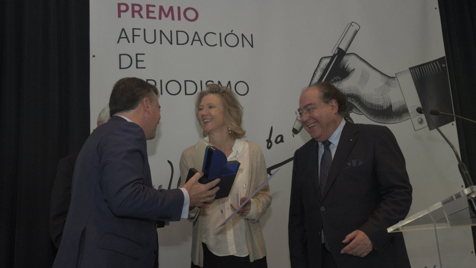 Cristina Sánchez-Andrade recibe o seu galardón. AFUNDACION