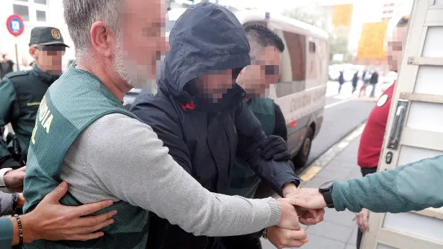 El detenido por la muerte de Marta Calvo, a su llegada este viernes a los juzgados de Alzira, en Valencia. EFE