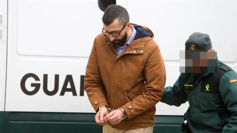 César Adrio, a su llegada a la Audiencia. SALVADOR SAS