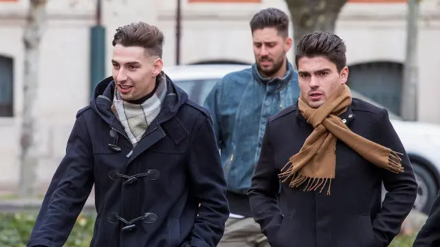 Victor Rodríguez (c), Carlos Cuadrado (i) y Raúl Calvo (d), exjugadores del Arandina condenados por agresión sexual. SANTI OTERO (EFE)