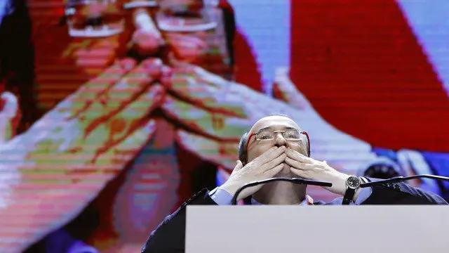 Iceta, tras su reelección. ANDREU DALMAU