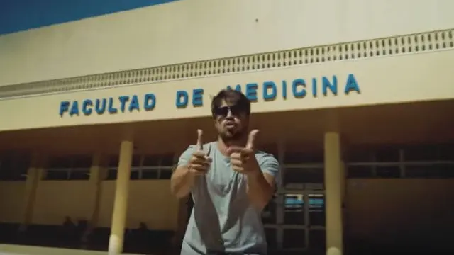 Un momento del videoclip que enseña a actuar en caso de parada cardiorrespiratoria. YOUTUBE
