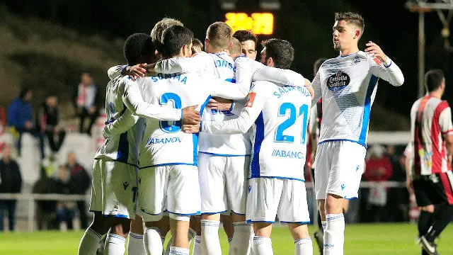 Os xogadores do Deportivo celebran a vitoria.TWITTER (@RCDEPORTIVO)
