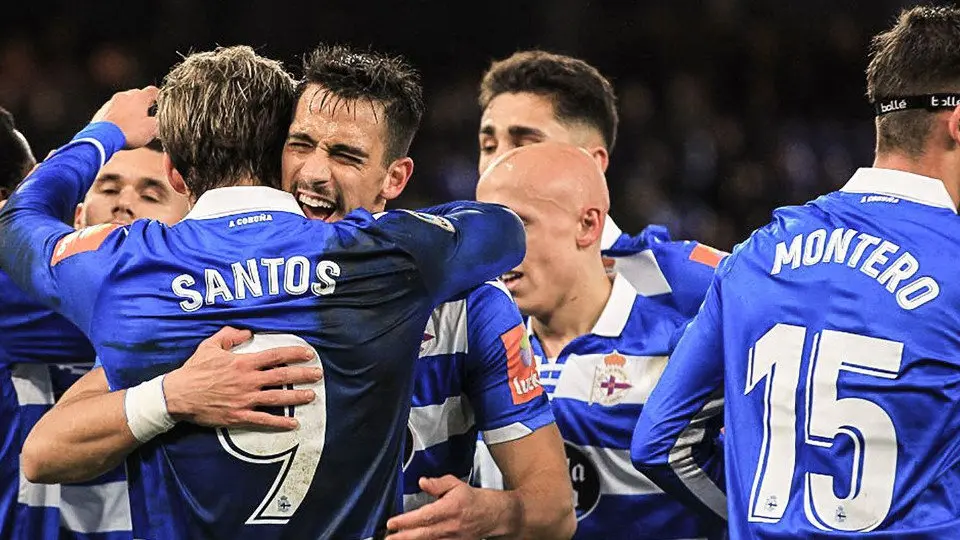 Os xogadores do Dépor celebran unha vitoria. RC DEPORTIVO