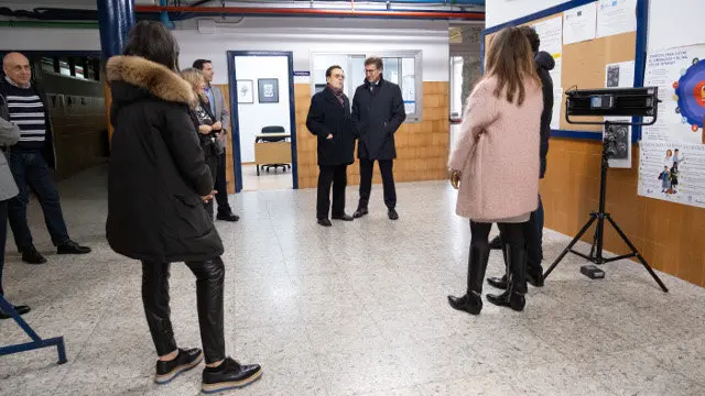 Feijóo, en el instituto. XUNTA. jpg