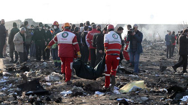 Trabajos de recuperación de los cuerpos del avión siniestrado en Teherán ABEDIN TAHERKENAREH