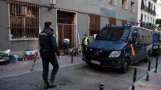 Desaloxo do edificio ocupado por Hogar Social. EFE