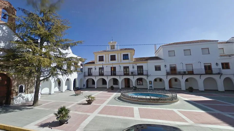 El Ayuntamiento de Caniles, que ha convocado una concentración de repulsa contra el asesinato machista. GOOGLE MAPS