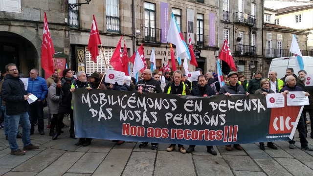 Protesta polas pensións en Santiago. CIG
