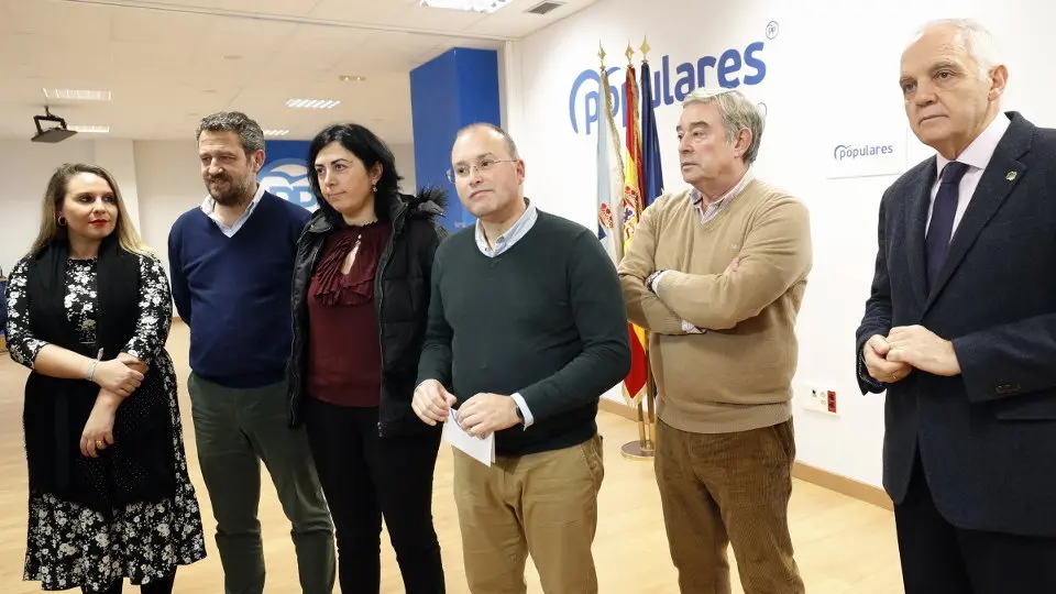 Tellado estuvo arropado este sábado por cargos orgánicos e institucionales del Partido Popular en Lugo. SEBAS SENANDE