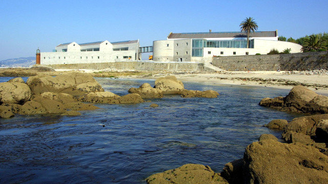 O corpo foi atopado na auga nas proximidades do Museo do Mar de Vigo. EP