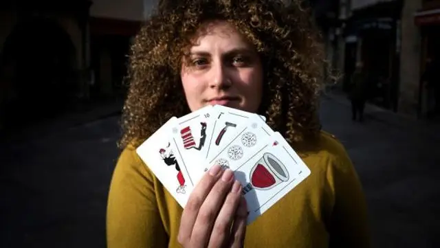 Antía Alberte presenta su baraja feminista en Ourense.BRAIS LORENZO (Efe)