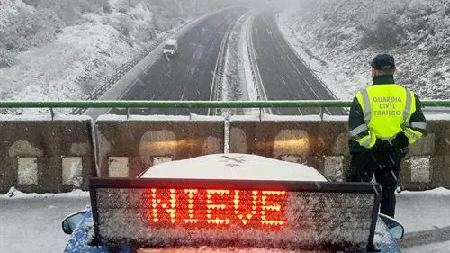 La cota de nieve se situará entre los 800 y los 1.000 metros. GUARDIA CIVIL