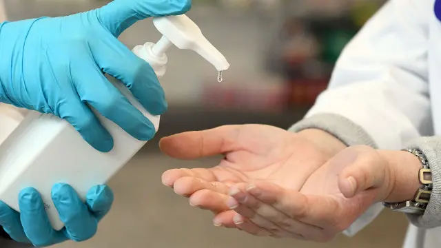 La USC producirá gel desinfectante. EP