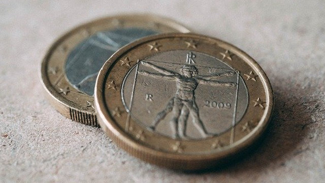 Dos monedas de un euro. FANCYCRAVE1 (Pixabay)