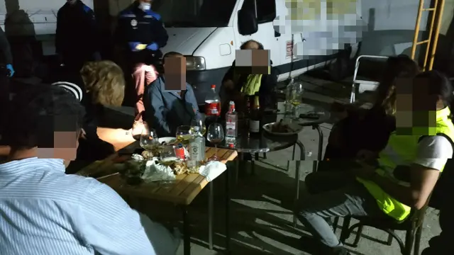 Os denunciados estaban a celebrar unha festa nunha nave en Culleredo. GARDA CIVIL