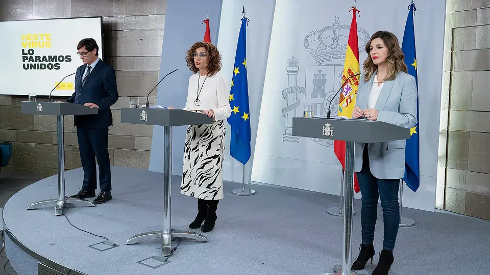 Los ministros Illa, Montero y Díaz. EFE