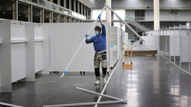 Tarefas de montaxe do hospital de campaña de Expocoruña. CABALAR