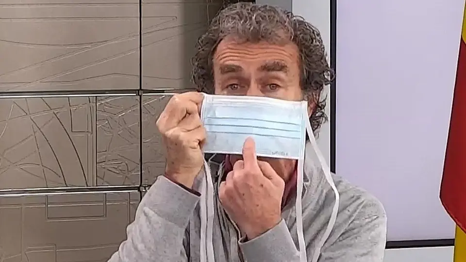 Fernando Simón, durante la videoconferencia en la que atendió las llamadas de los niños. EFE