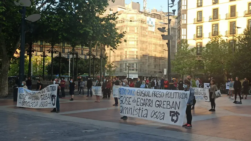 Concentración solicitando a amnistía para Patxi Ruiz. EFE