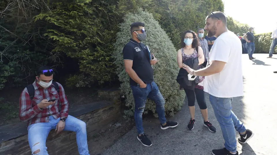 Miembros del comité, antes de la reunión. XESÚS PONTE