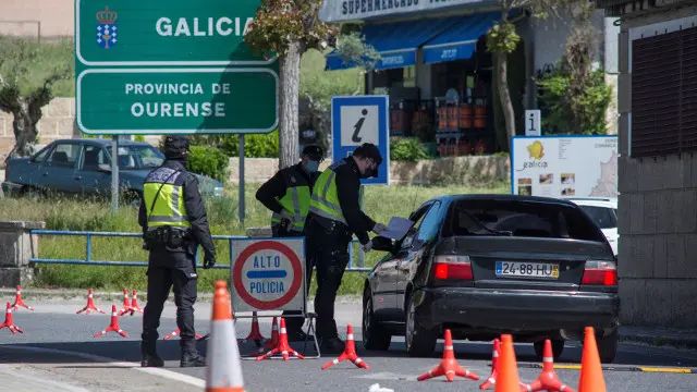Control de tráfico, en Ourense. BRAIS LORENZO (EFE)