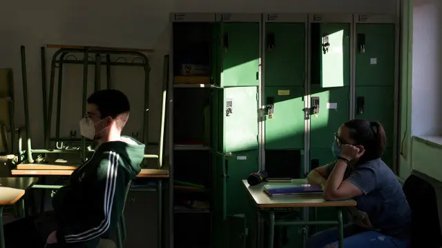 Los aluumnos de segundo de Bachillerato volvieron a clase esta semana. BRAIS LORENZO. JPG