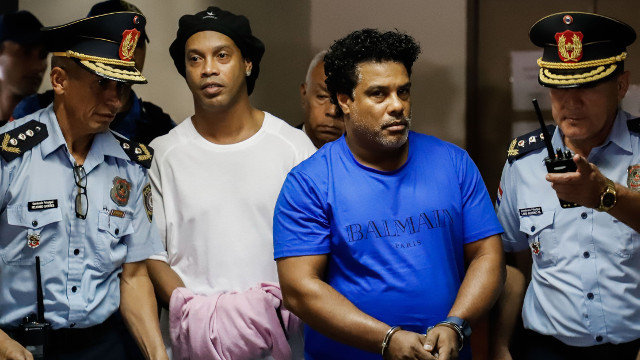 Ronaldinho y su hermano, detenidos. NATHALIA N