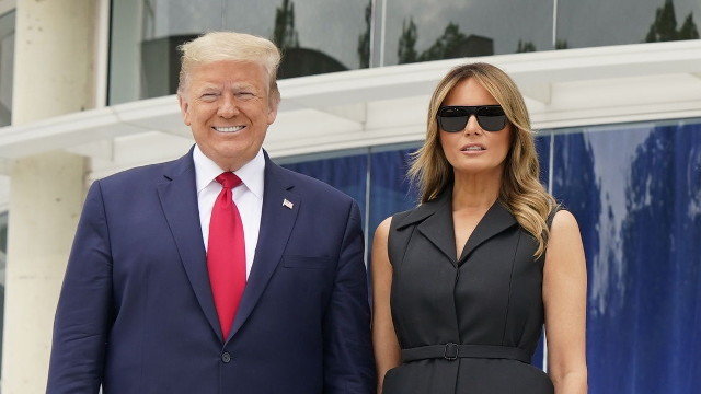 Donald e Melania Trump, na polémica foto. EFE
