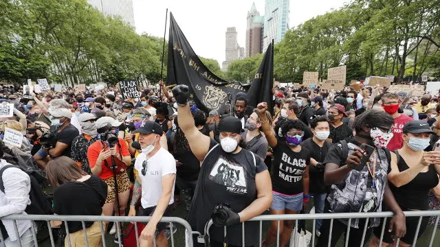 Manifestantes en Brooklyn. JUSTIN LANE (Efe)