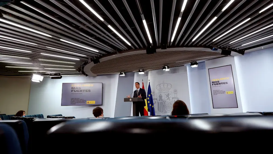 Pedro Sánchez, durante la rueda de prensa celebrada este domingo en el Palacio de la Moncloa. MARISCAL (EFE)