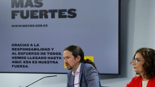 Pablo Iglesias y María Jesús Montero, en la rueda de prensa tras el Consejo de Ministros. EFE