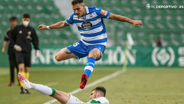 Un lance del Elche - Dépor. @RCDeportivo